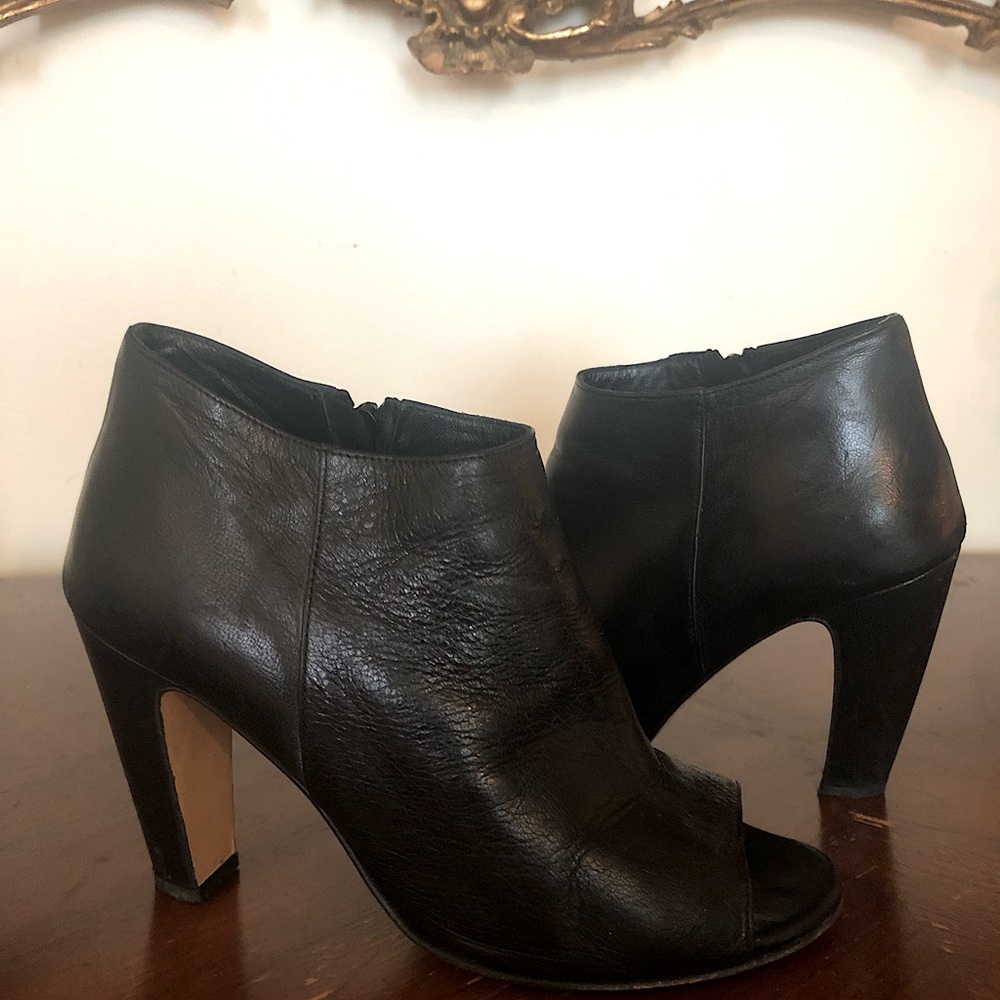Le Château Leather open-toe Booties